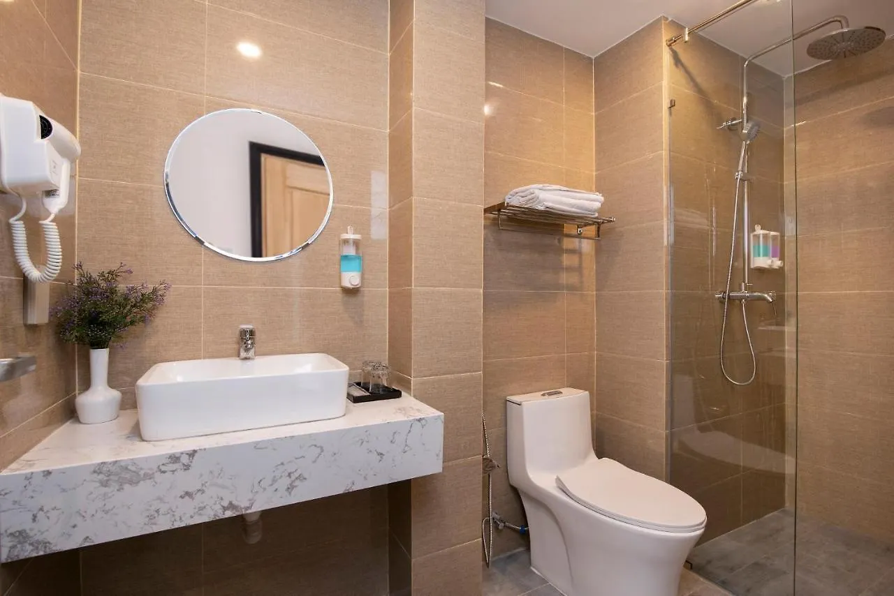 Golden Lotus Central Hotel Nha Trang 3*,